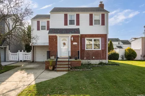165 Norfeld Blvd, Elmont, NY 11003