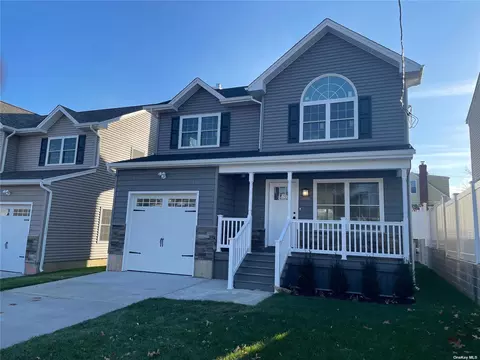 2003 Murray Hill St, Elmont, NY 11003
