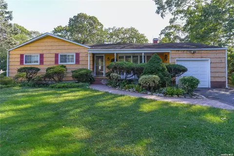 12 Norman Ln, Central Islip, NY 11722
