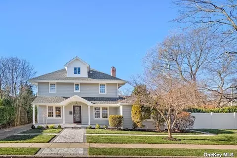 183 Henry St, Westbury, NY 11590