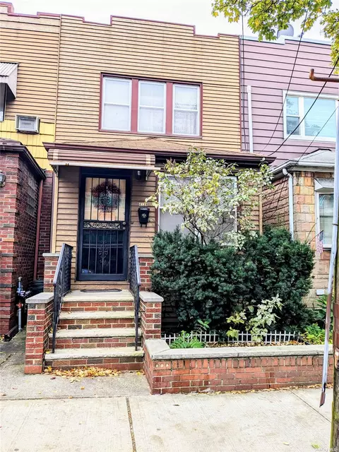 41-39 56th St, Woodside, NY 11377
