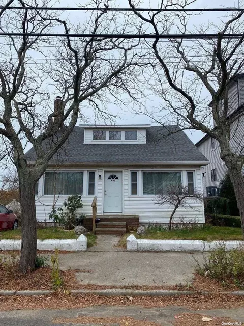 443 Beach 145th St, Far Rockaway, NY 11694