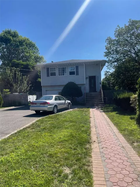 71 Grant Ave, Brentwood, NY 11717