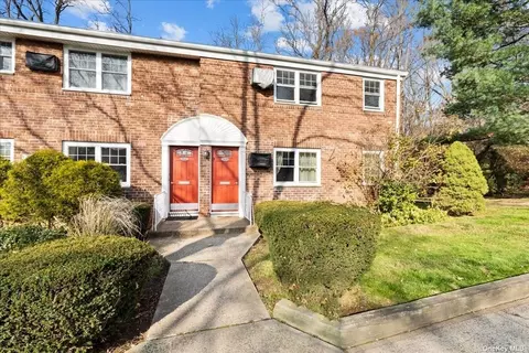 226-49 Kingsbury Ave #B, Bayside, NY 11364