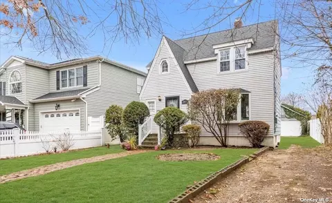 2857 Natta Blvd, Bellmore, NY 11710