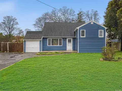 1442 Peters Blvd, Bay Shore, NY 11706