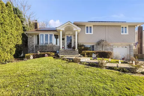 142 Central Park Rd, Plainview, NY 11803