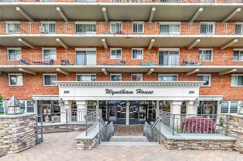 200 Atlantic Ave #301, Lynbrook, NY 11563