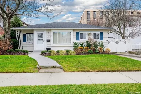 470 W Penn St, Long Beach, NY 11561