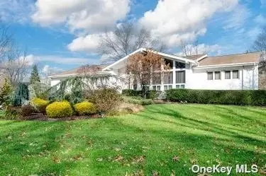 1 Astro Pl, Dix Hills, NY 11746