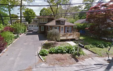 30 Forest St, Ronkonkoma, NY 11779