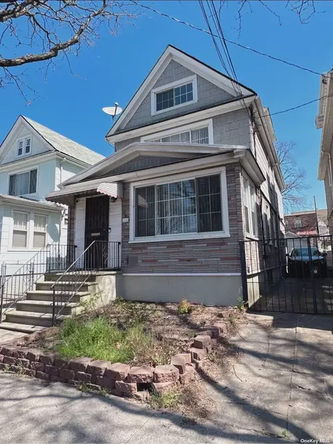48-13 88th St, Elmhurst, NY 11373