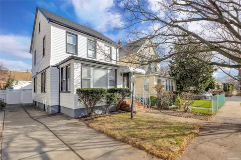 110-09 203rd St, Saint Albans, NY 11412