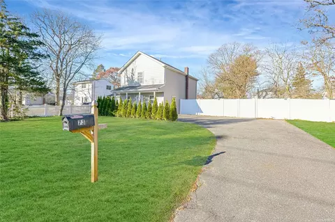 73 Cherry Ave, Holtsville, NY 11742