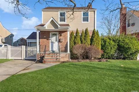 212 Norfeld Blvd, Elmont, NY 11003