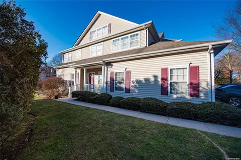 91 Deer Valley Dr #91, Nesconset, NY 11767