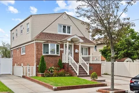 162-14 97th St, Howard Beach, NY 11414