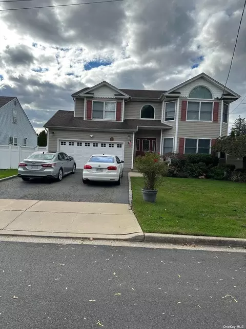 187 N Herman Ave, Bethpage, NY 11714