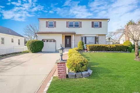 166 Irving Ave, Deer Park, NY 11729