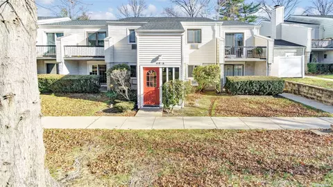 46 Richmond Blvd #1A, Ronkonkoma, NY 11779