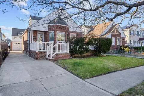 521 Beach 128th St, Belle Harbor, NY 11694