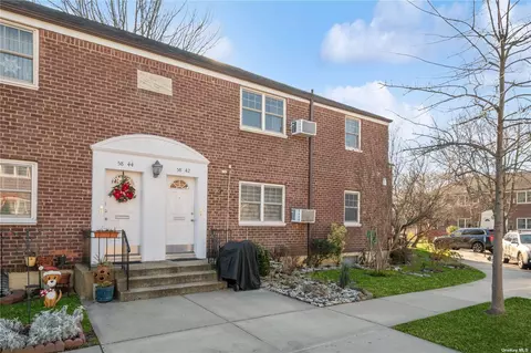 58-42 251st St #190, Little Neck, NY 11362