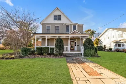 2526 Harrison Ave, Baldwin, NY 11510
