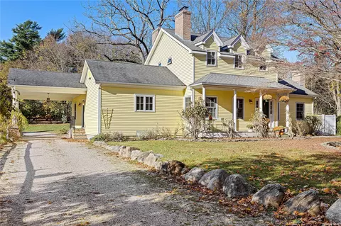1 Friends Way, Head Of The Harbor, NY 11780
