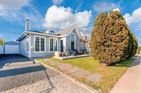 69 Acapulco St, Atlantic Beach, NY 11509