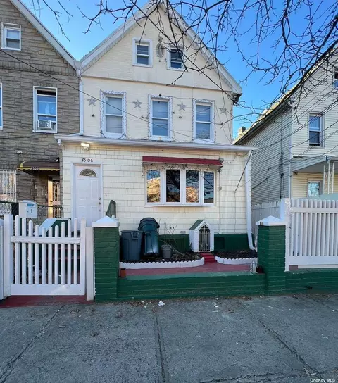45-06 102nd St, Corona, NY 11368
