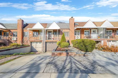 86-19 77th Ave, Glendale, NY 11385