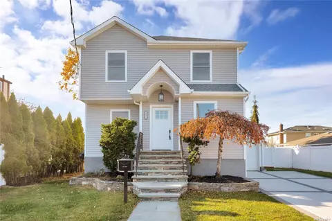 3092 Benjamin Rd, Oceanside, NY 11572