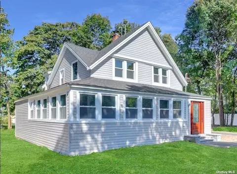 165 Cedar St, Amityville, NY 11701