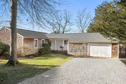 60 Koke Dr, Southold, NY 11971