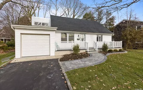 157 New Hampshire Ave, Massapequa, NY 11758