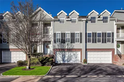 38 Chelsea Dr #38, Smithtown, NY 11787
