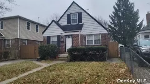 269-12 80th Ave, New Hyde Park, NY 11040
