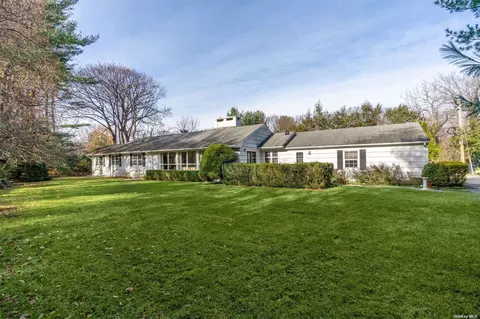 34 Flower Hill Rd, Huntington, NY 11743