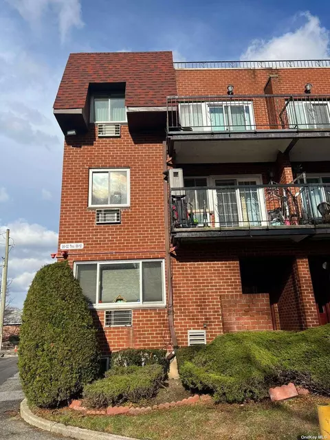86-02 Dumont Ave #1B, Ozone Park, NY 11417