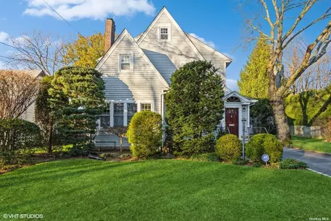 3155 Birch Pl, Wantagh, NY 11793