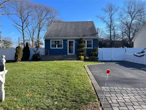 38 Nevada Ave, Medford, NY 11763