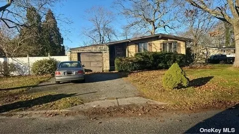 2 Gail Dr, Ronkonkoma, NY 11779