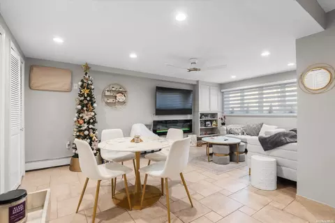 163-30 99th St, Howard Beach, NY 11414
