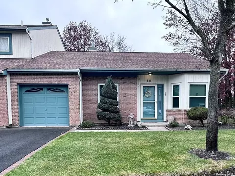 59 Timber Ridge Dr #59, Holtsville, NY 11742