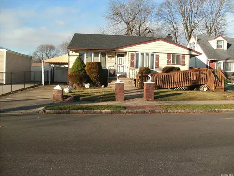 217 Costar St, Westbury, NY 11590