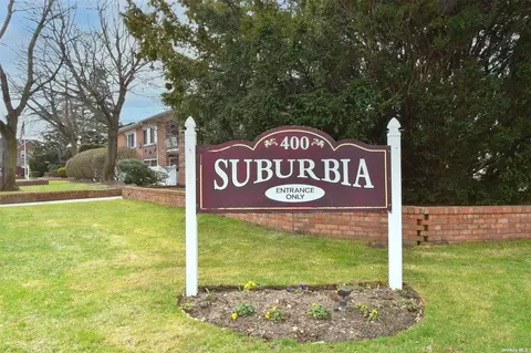 400 Fulton St #8E, Farmingdale, NY 11735
