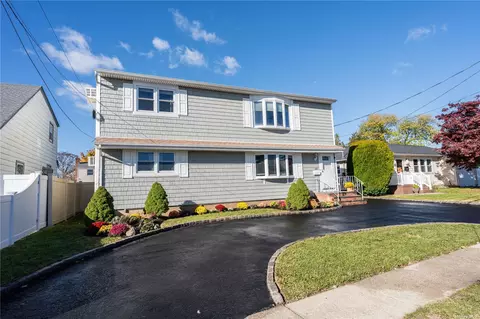 145 S 7th St, Bethpage, NY 11714