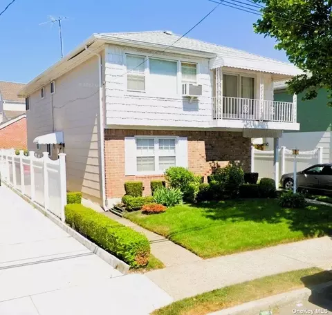 228 Beach 125th St, Rockaway Park, NY 11694