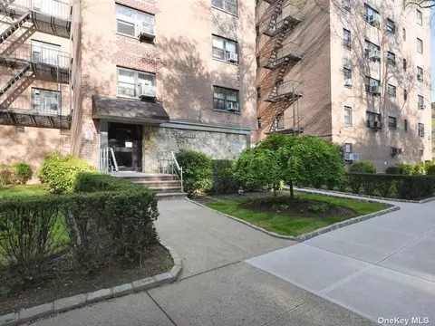 31-31 138 St #3G, Flushing, NY 11354