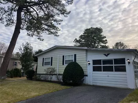 525235 Riverleigh, Riverhead, NY 11901